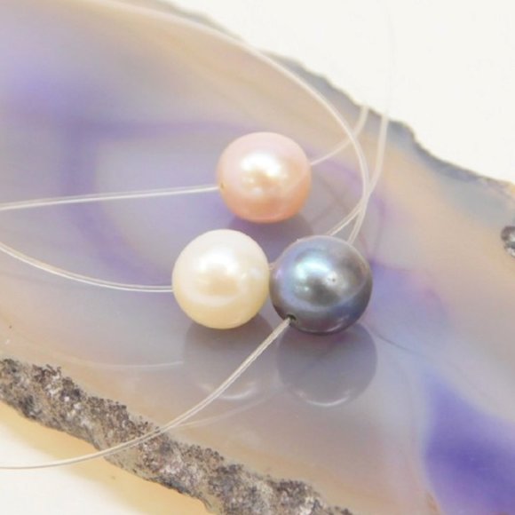 Chic Peter Brams 14K Gold Floating Pearl Necklace - Picture 4 of 7